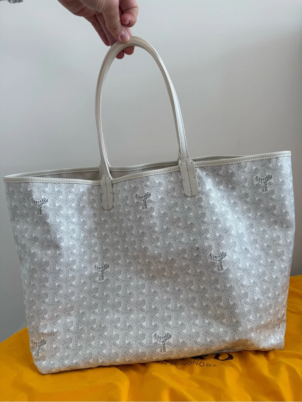 Goyard Saint Louis Tote in Ivory White with Matching Pouch